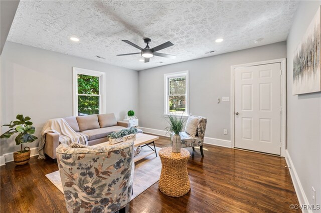 2039 Richmond Ave, Petersburg, VA 23803 - living area featuring wood finished floors, ceiling fan, healthy amount of natural light, baseboards, and recessed lighting