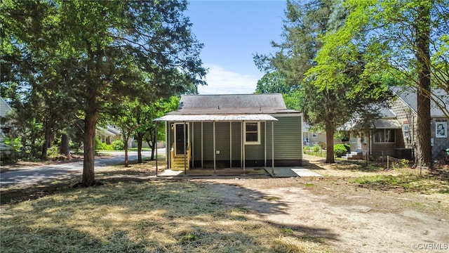 2039 Richmond Ave, Petersburg, VA 23803 - rear view of house with entry steps