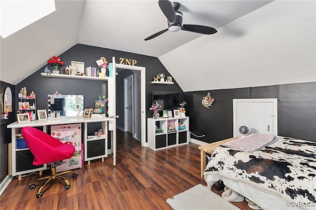 2207 Turtle Hill Cir, Midlothian, VA 23112 - bedroom featuring wood finished floors, vaulted ceiling, and a ceiling fan