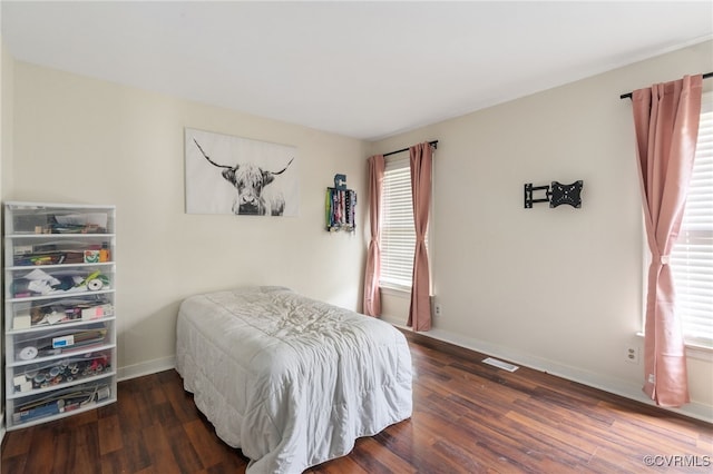 2207 Turtle Hill Cir, Midlothian, VA 23112 - bedroom featuring wood finished floors and baseboards
