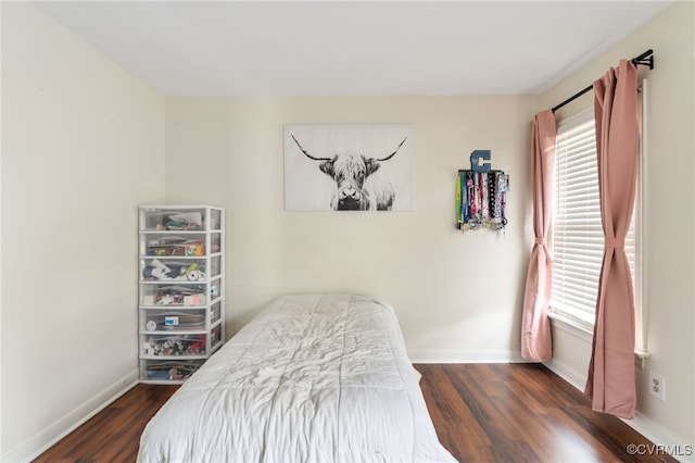 2207 Turtle Hill Cir, Midlothian, VA 23112 - bedroom featuring wood finished floors and baseboards