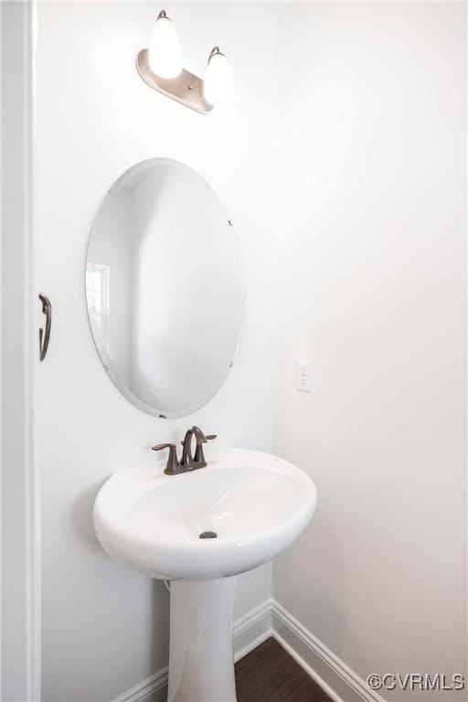 18713 Palisades Cove Trl, Moseley, VA 23120 - bathroom with baseboards