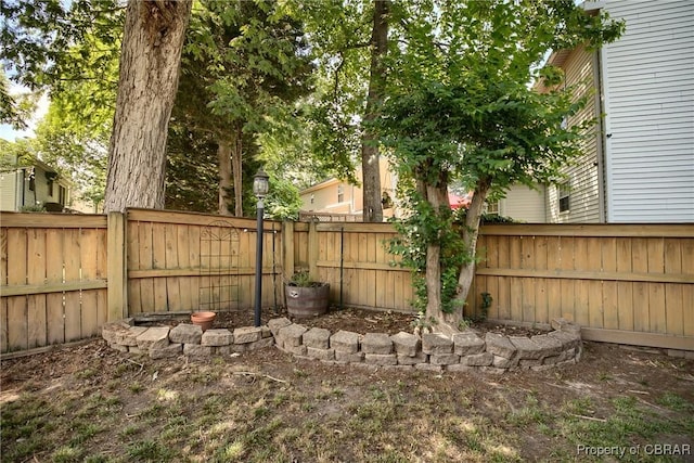 802 Westgate Ct, Newport News, VA 23602 - view of fenced backyard