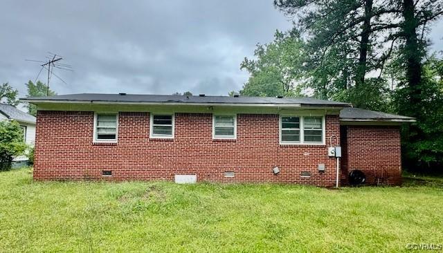 25468 Woodland Park Cir, Courtland, VA 23837 - rear view of property with crawl space, a lawn, and brick siding