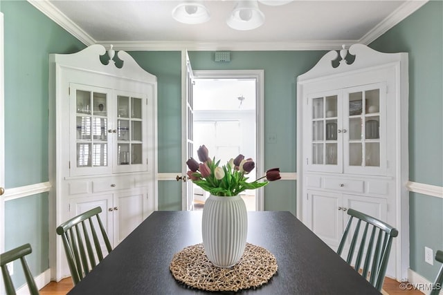 7625 Marilea Rd, Richmond, VA 23225 - dining area with ornamental molding