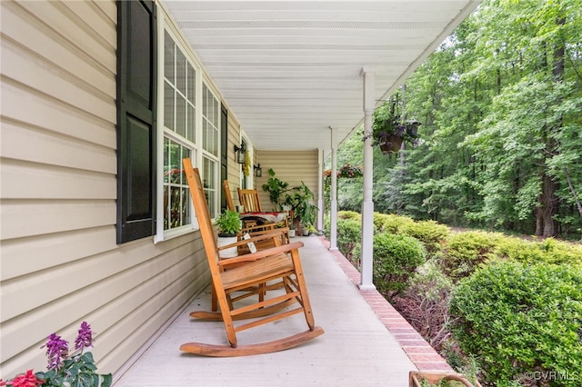 160 Woodland Trl, West Point, VA 23181 - view of covered porch