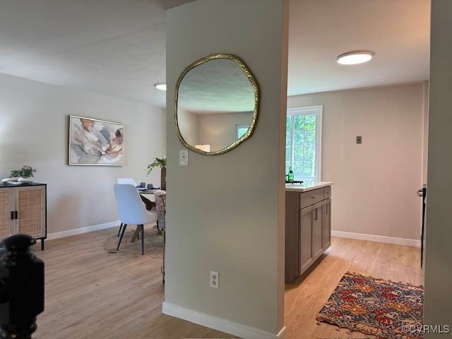 7534 Hollyleaf Ct, Chesterfield, VA 23234 - hallway featuring light wood-style flooring and baseboards