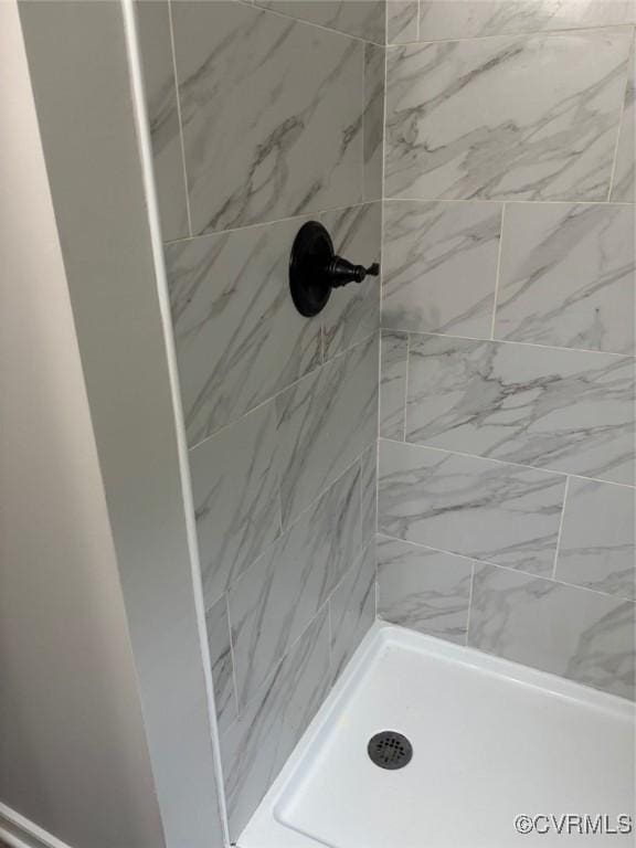113 N Fern Ave, Highland Springs, VA 23075 - full bath with a shower stall