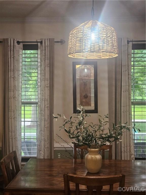 6778 Sassafras Dr, Quinton, VA 23141 - dining area featuring crown molding