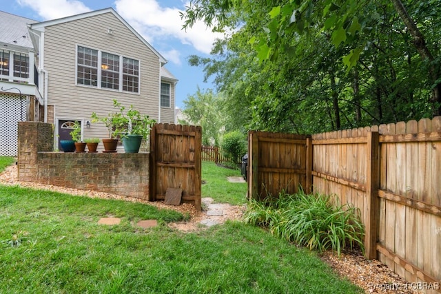 3907 Currier Ct, Chester, VA 23831 - view of yard