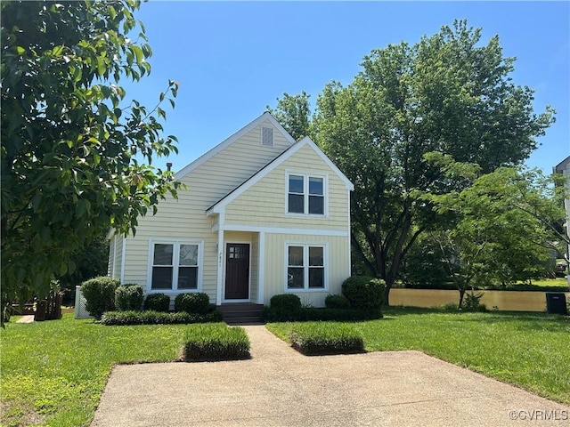 7821 Breaker Point Ct, Chesterfield, VA 23832 - traditional-style home featuring a front yard and board and batten siding