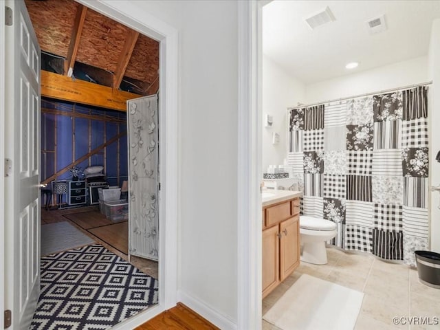 442 Dunlin Ct, Midlothian, VA 23114 - full bath featuring toilet, vanity, and curtained shower