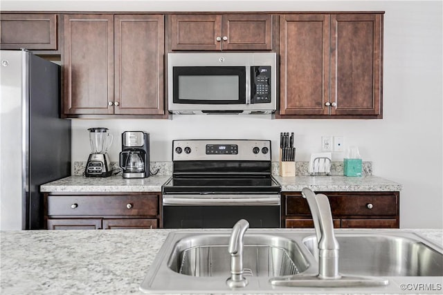 1506 Stonewall Manor Dr, Henrico, VA 23228 - photo 8