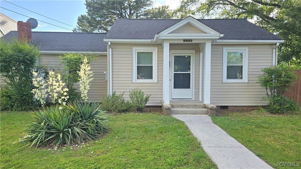 5308 Bloomingdale Ave, Henrico, VA 23228 - bungalow-style home with a shingled roof