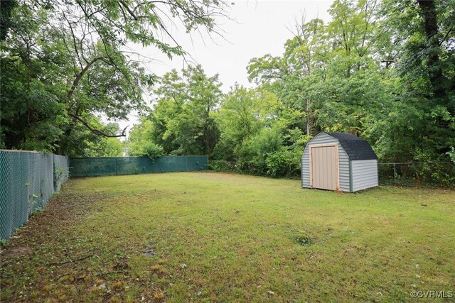 935 Wilcox St, Petersburg, VA 23803 - view of yard