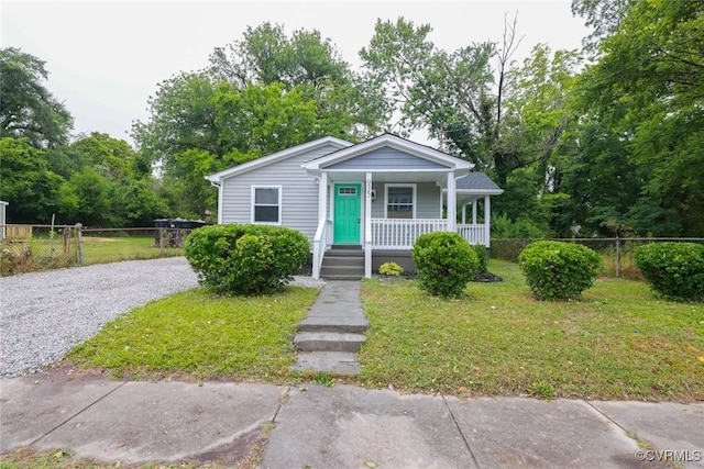 935 Wilcox St, Petersburg, VA 23803 - bungalow-style home with covered porch and driveway