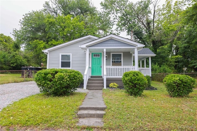 935 Wilcox St, Petersburg, VA 23803 - bungalow-style house featuring a porch