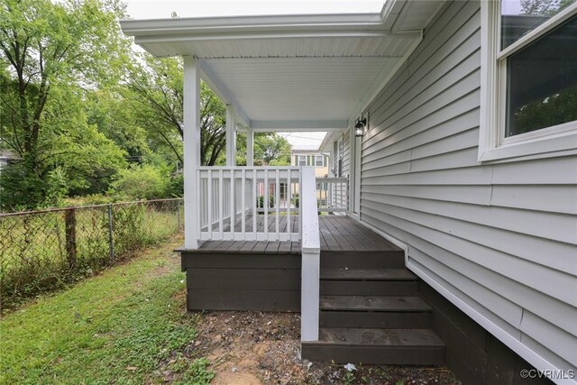 935 Wilcox St, Petersburg, VA 23803 - view of wooden porch