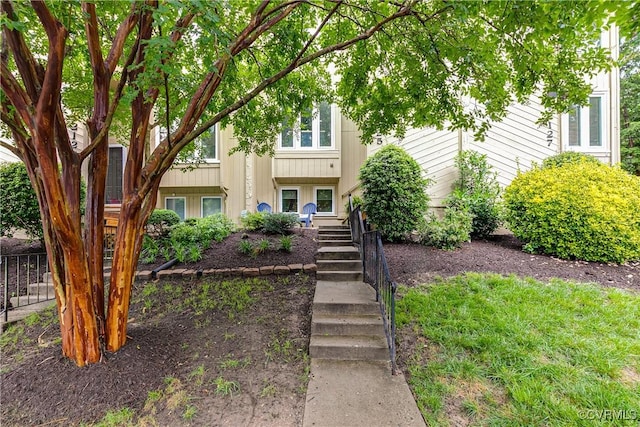 12125 Shore View Dr, Henrico, VA 23233 - view of property featuring stairway