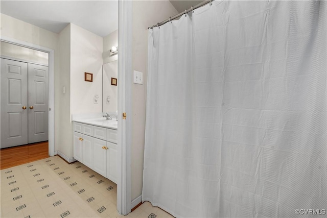 5158 Keitts Corner Rd, Mechanicsville, VA 23111 - full bathroom featuring vanity