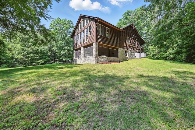 14401 Doctors Creek Rd, Lanexa, VA 23089 - view of property exterior with stone siding and a yard
