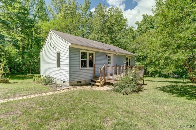 4509 Lockin Rd, Powhatan, VA 23139 - view of front of property featuring a deck, a front yard, and crawl space