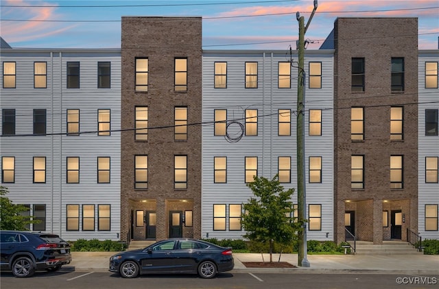 1900 Roseneath Rd Unit 8B, Richmond, VA 23230 - view of property at dusk