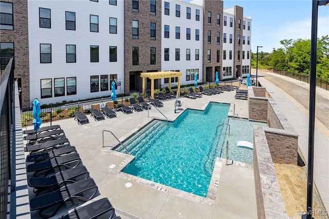 1900 Roseneath Rd Unit 8B, Richmond, VA 23230 - community pool with a patio