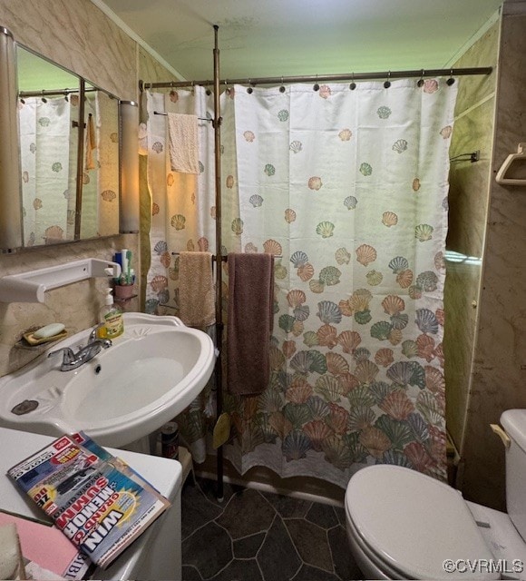 2095 Beef Rd, Greenville, VA 23847 - bathroom featuring toilet, a sink, tile patterned flooring, curtained shower, and crown molding
