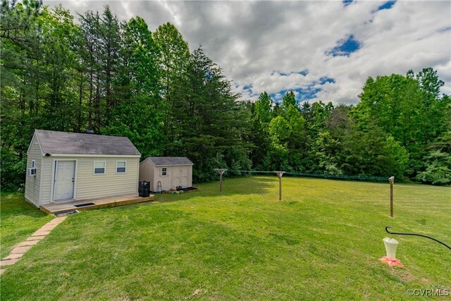 19083 Country Rd, Beaverdam, VA 23015 - view of grassy yard