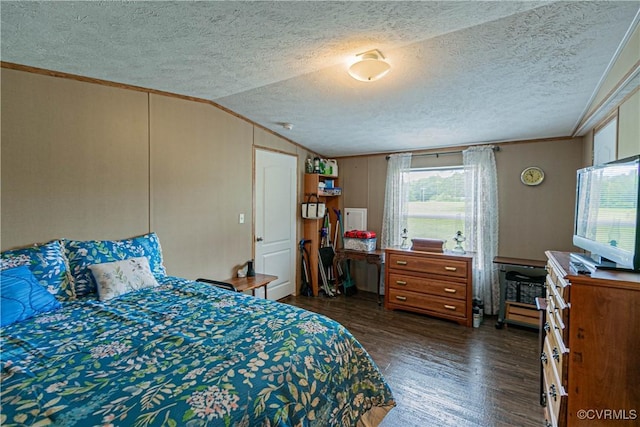 19083 Country Rd, Beaverdam, VA 23015 - bedroom with dark wood-type flooring, ornamental molding, a textured ceiling, and lofted ceiling