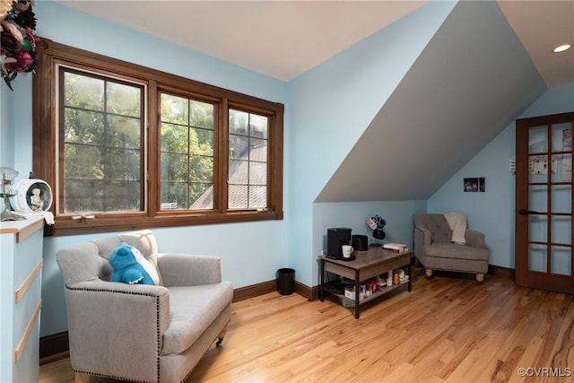 14421 Clazemont Rd, Montpelier, VA 23192 - living area featuring healthy amount of natural light, light wood-type flooring, vaulted ceiling, and recessed lighting
