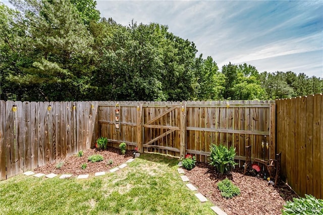 2906 Mary Beth Ln, Henrico, VA 23060 - view of yard