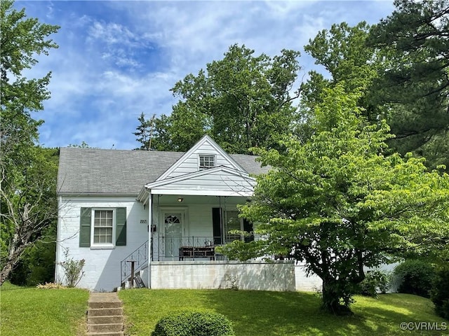 737 Jefferson Pl, Petersburg, VA 23803 - bungalow with covered porch, a front lawn, stairway, and a shingled roof