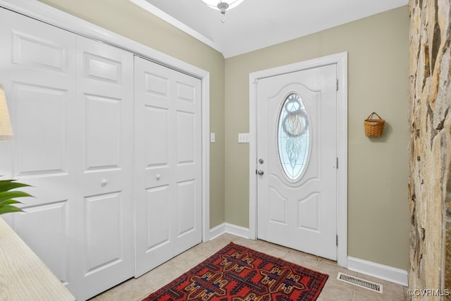 532 Fords Rd, Manakin Sabot, VA 23103 - foyer with light tile patterned flooring and baseboards