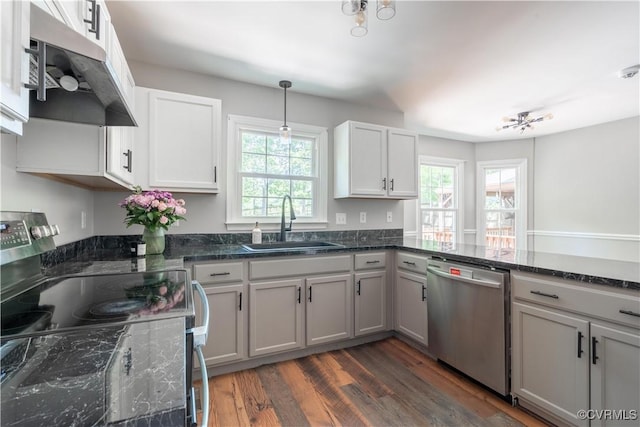 3206 Ramsey Dr, Chester, VA 23831 - kitchen with appliances with stainless steel finishes, a sink, under cabinet range hood, and healthy amount of natural light