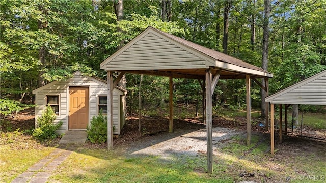 325 Hamlet Rd, Manakin Sabot, VA 23103 - view of outdoor structure featuring a carport