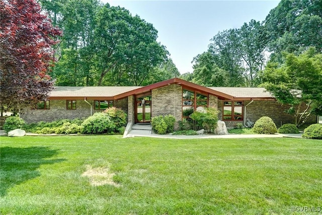 2940 Queenswood Rd, Midlothian, VA 23113 - view of front facade featuring a front lawn and brick siding