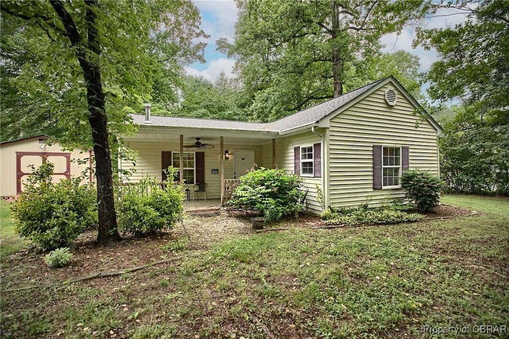 11078 Woods Cross Rd, Gloucester, VA 23061 - single story home featuring ceiling fan, roof with shingles, and a garage