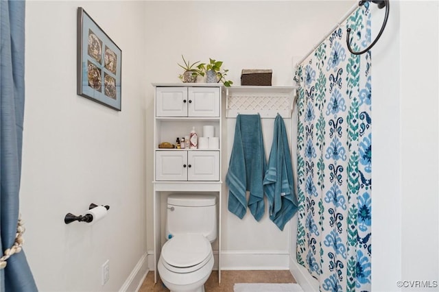 36 Carter Rd, Cumberland, VA 23040 - full bath featuring toilet, baseboards, and curtained shower
