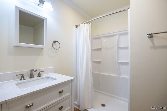 3513 Patrick Ave, Richmond, VA 23222 - full bath featuring a shower with curtain, vanity, and crown molding