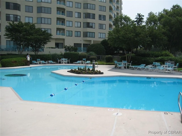 7505 River Rd Unit 4D, Newport News, VA 23607 - community pool with a patio