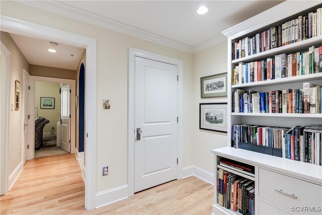 1350 Westwood Ave Unit 406, Richmond, VA 23227 - hall featuring light wood-style floors, crown molding, baseboards, and recessed lighting