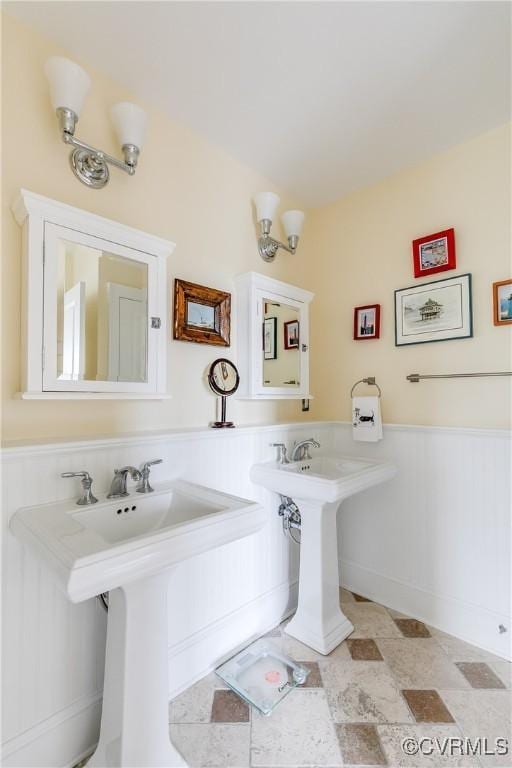 1350 Westwood Ave Unit 406, Richmond, VA 23227 - bathroom with a wainscoted wall