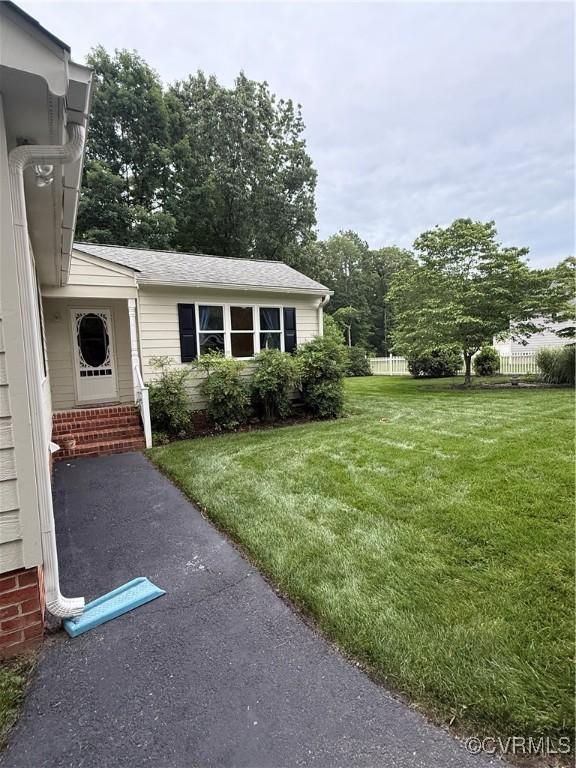 12605 Long Branch Ct, Chesterfield, VA 23832 - view of yard with entry steps