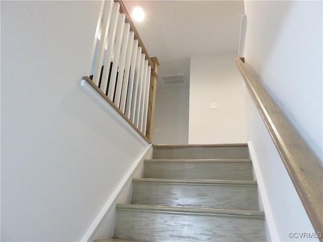 7617 Royal Crown Ct, Mechanicsville, VA 23116 - view of stairway