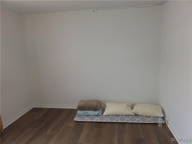 7617 Royal Crown Ct, Mechanicsville, VA 23116 - living area featuring wood finished floors and baseboards