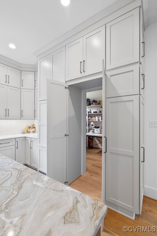 547 River Rd, Manakin Sabot, VA 23103 - bedroom featuring light wood-type flooring and recessed lighting