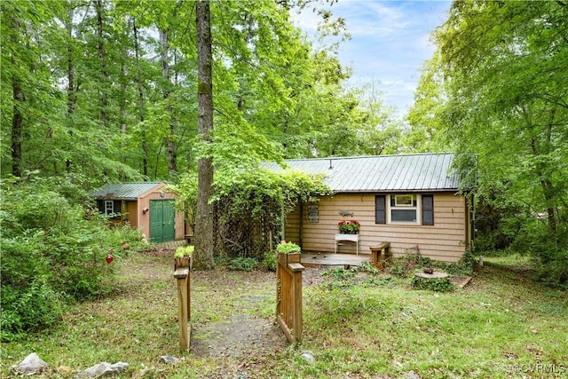 198 Trices Lake Rd, Columbia, VA 23038 - view of front facade featuring metal roof