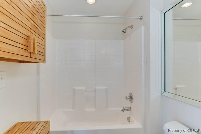 670 Town Center Dr Unit 418, Newport News, VA 23606 - bathroom with toilet, tub / shower combination, and recessed lighting